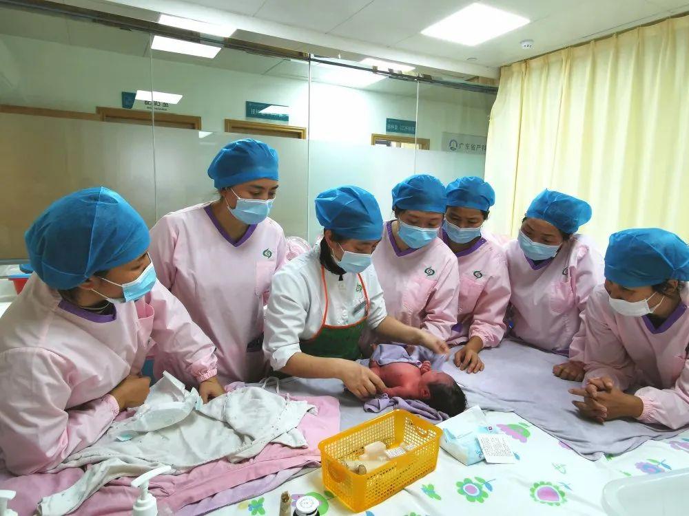 红河妇婴监护型护送